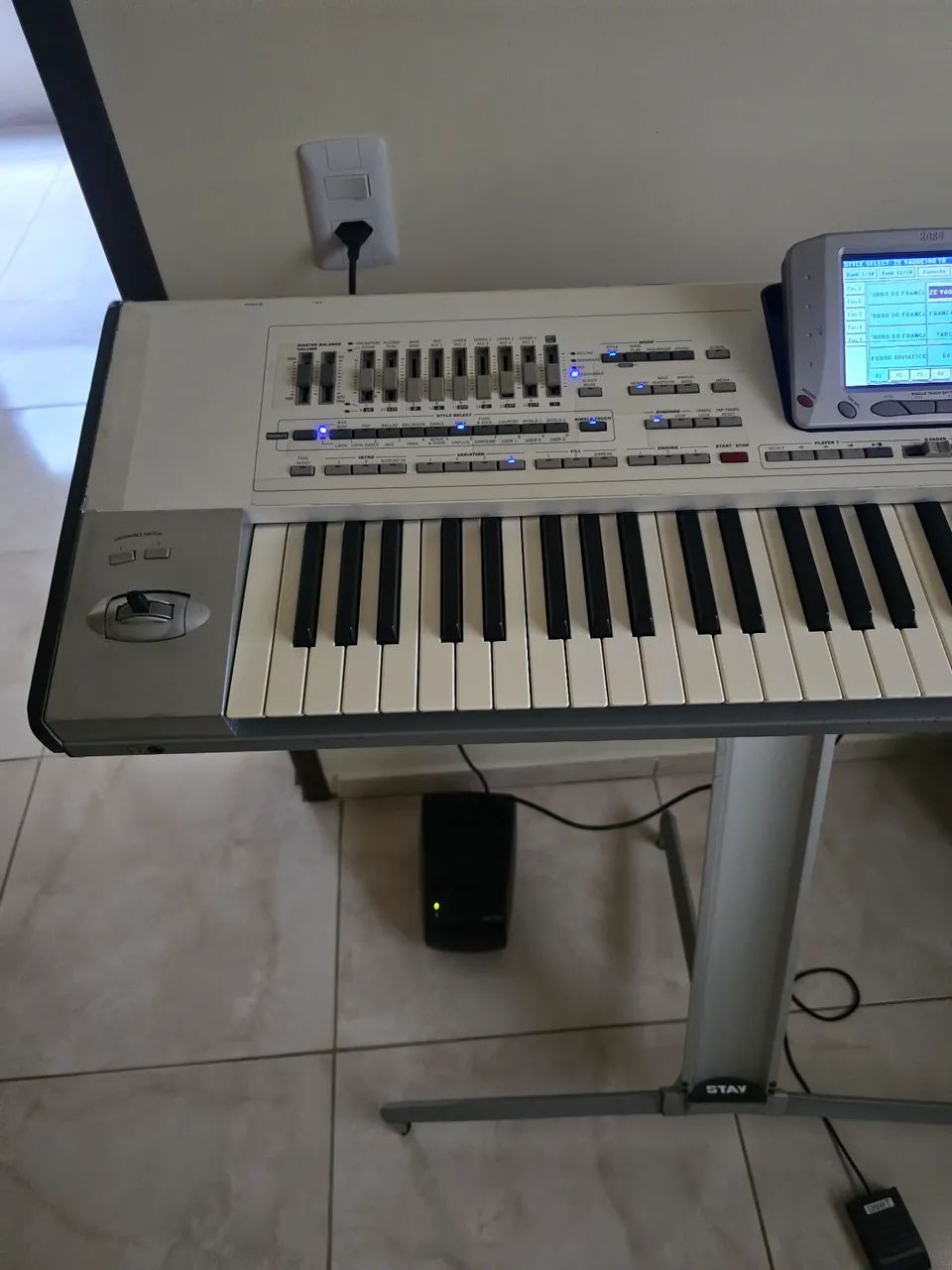 Vendo um teclado pa2x muito concercsdo funcionado perfeitamente ja sampleado troco tb - Foto 5