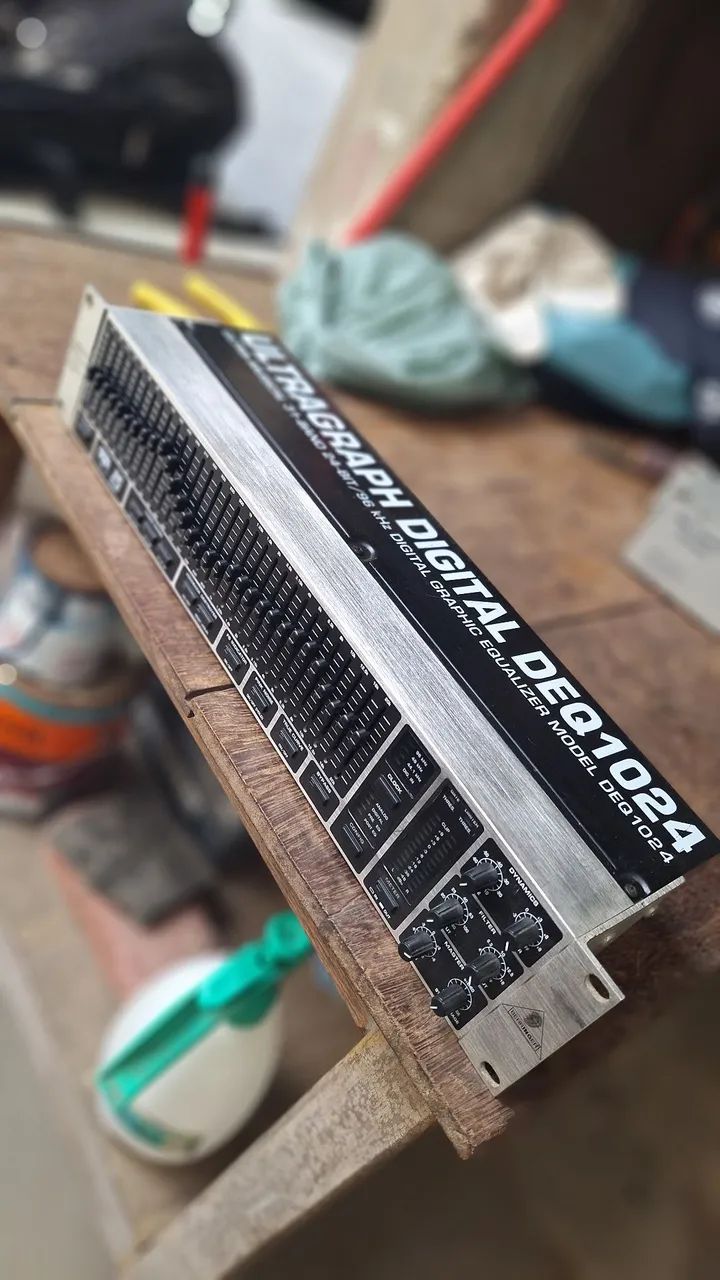 Equalizador Behringer deq1024  - Foto 4