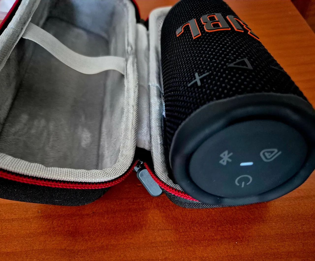Som portátil JBL GRIP Atual com Case - Foto 3