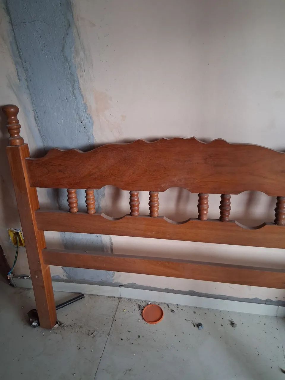 Cama de casal madeira cor cerejeira - Foto 2