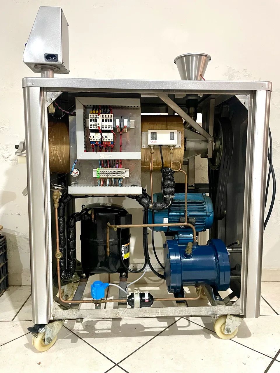 Máquina de sorvete e açaí Bertollo 80/100 - Foto 5