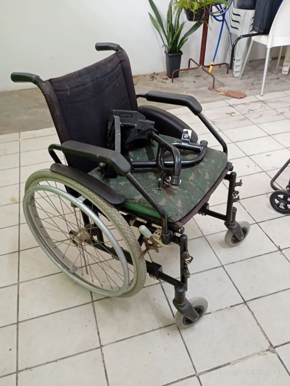 Cadeira de roda hospitalar 