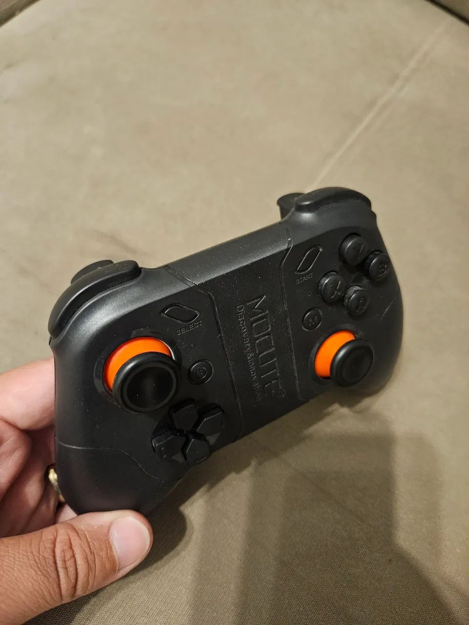 Controle - Mocute 053