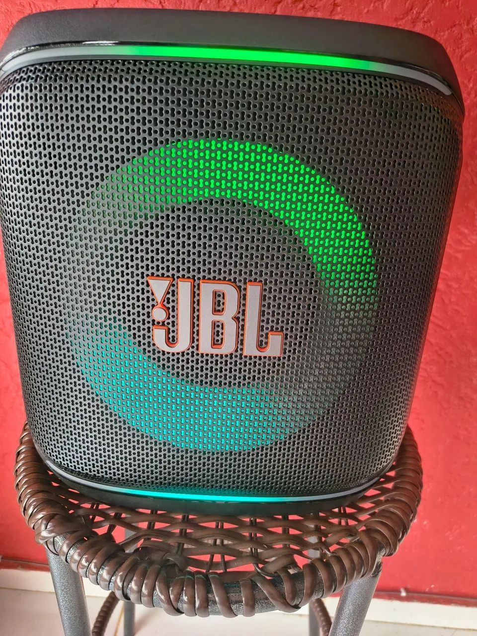 Sem os microfones, JBL partybox Encore 2