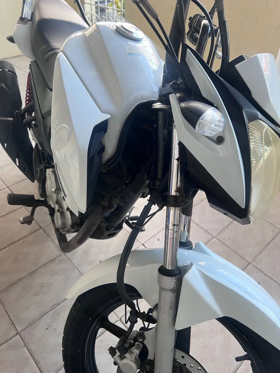 Vendo moto, em ótimo estado 2ª dona