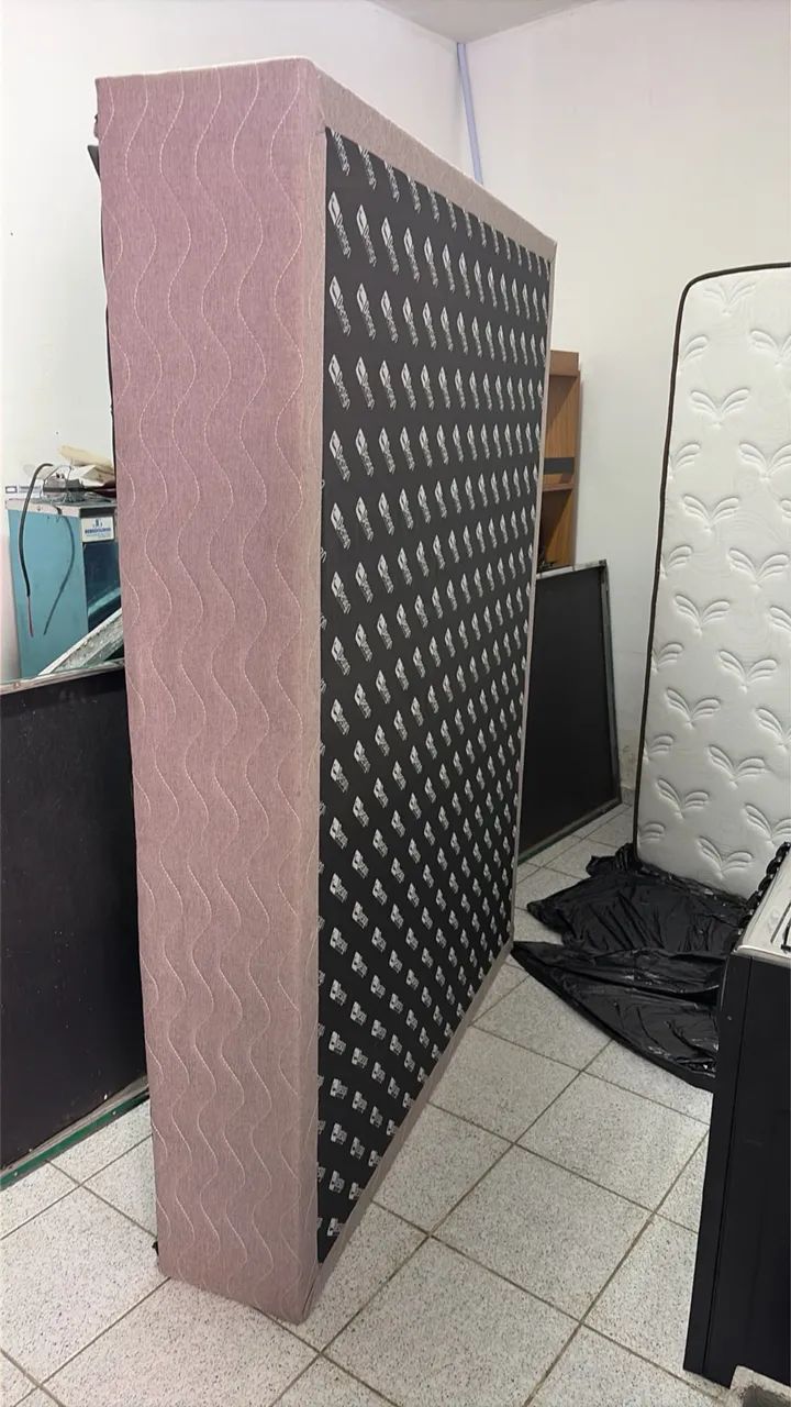 CAMA BOX À VENDA  Cama box em ótimo estado, confortável e pronta para uso! - Foto 2