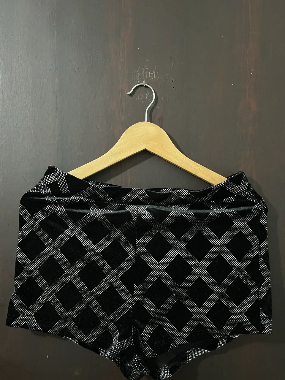 Short preto com brilho Shein 