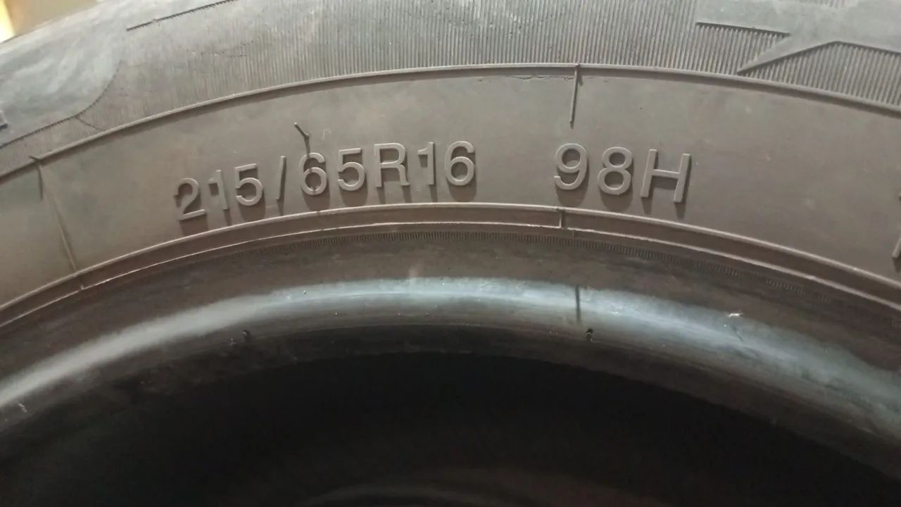 Pneu carro aro 16 - Foto 2