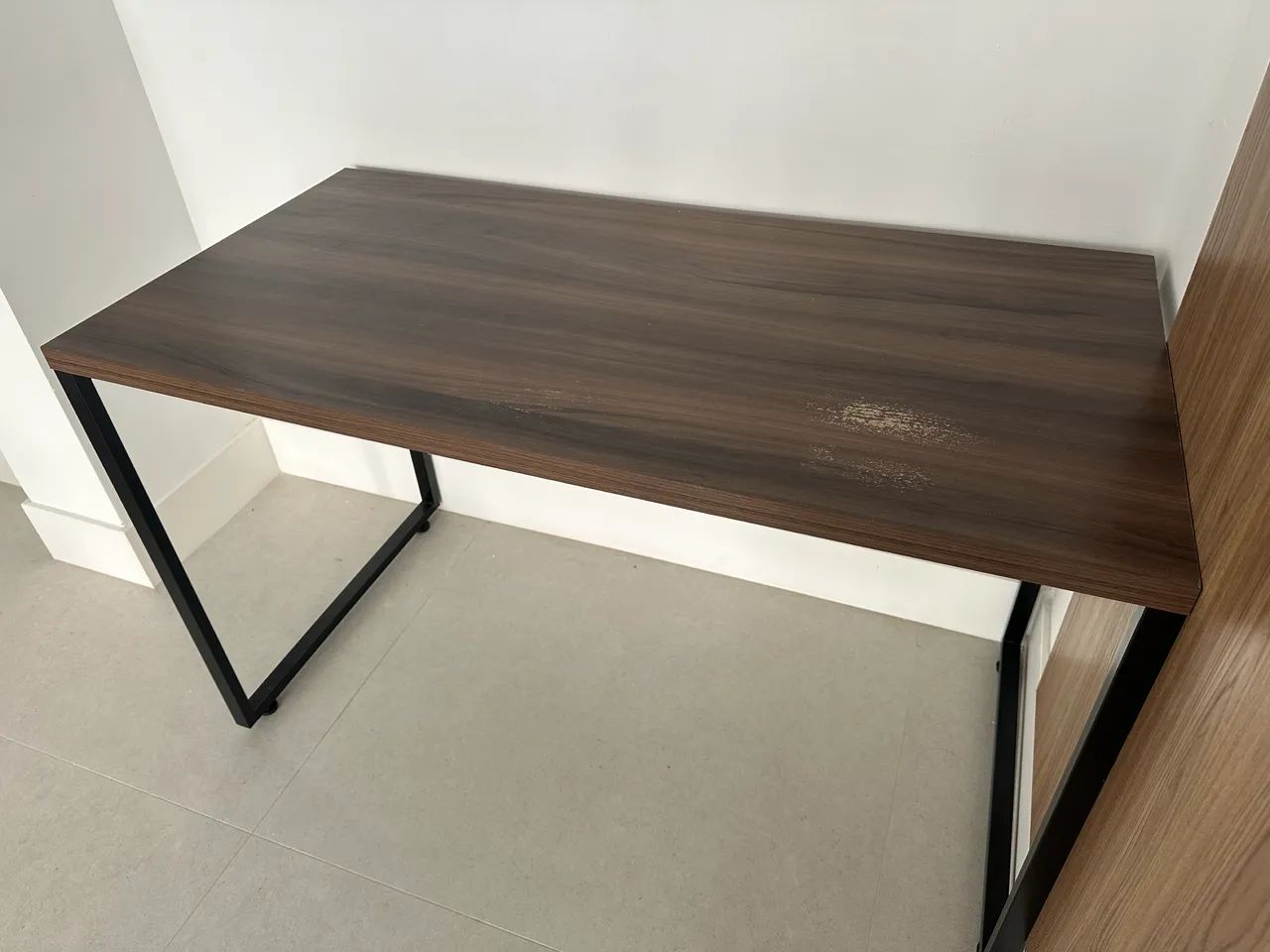 Mesa / Escrivaninha 
