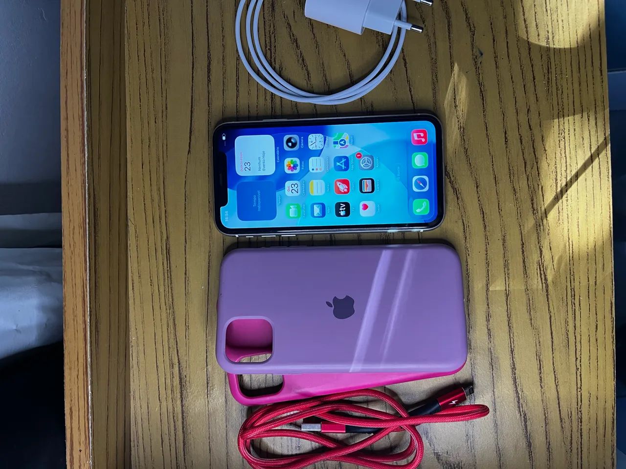 iPhone 11 64GB c/ Carregador e Película - Celulares e Smartphones