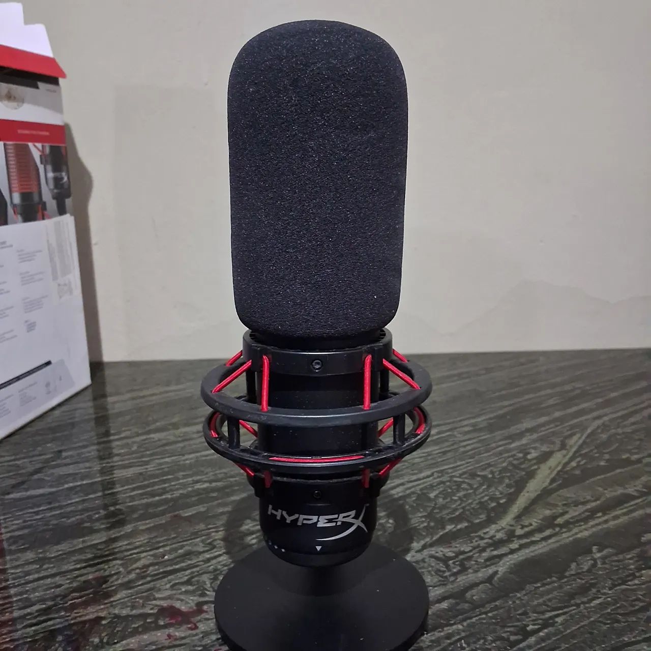 Microfone Hyperx Quadcast + Espuma