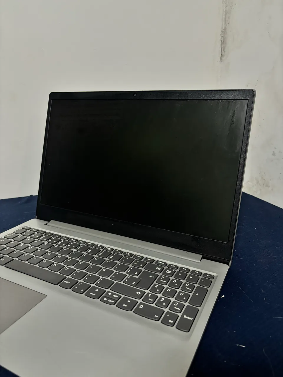 Notebook Dell Inspiron 15 P75F i5-8265U 8GB 256GB SSD NVME Fonte