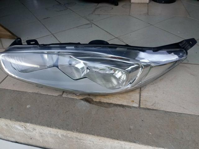 Farol new fiesta cromado