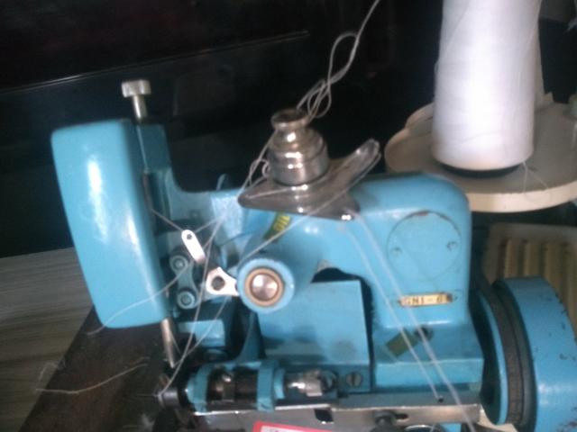 Máquina overlock - Foto 3