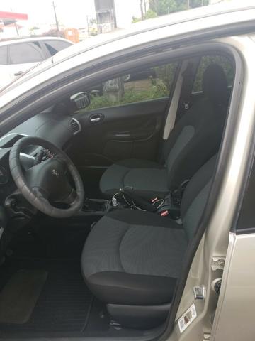 Peugeot 207 passion 1.4 ano 2013 completo 3000 de entrada - Foto 10