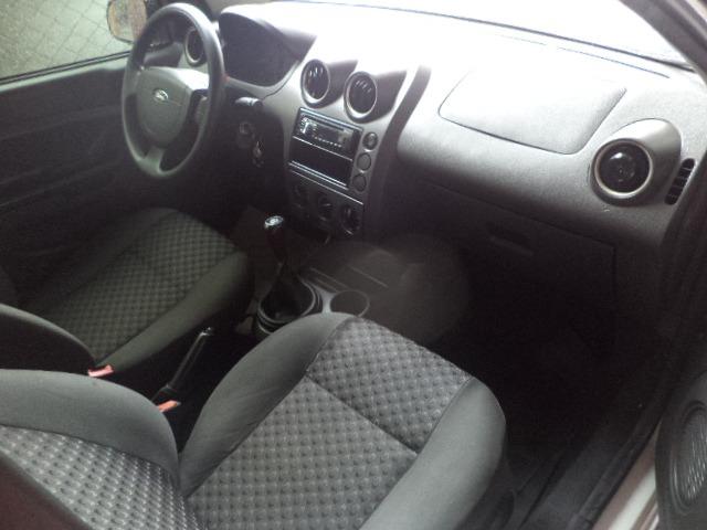 Fiesta Hatch 1.6 Flex Completo - Foto 9