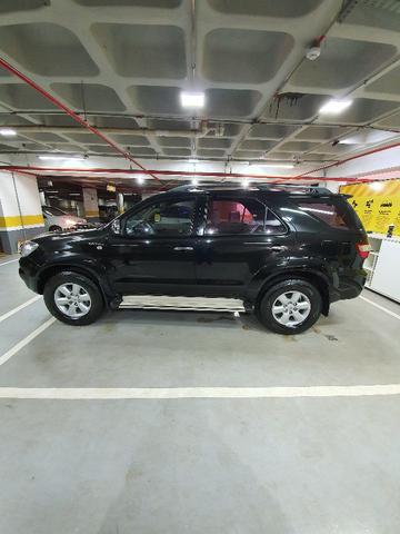 Toyota Hilux SW4 - 4x4 - 7 Lugares - Diesel - Aceita troca - Foto 6