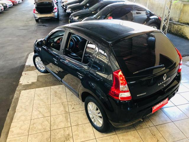 Sandero Privilege 1.6 2012 $21900 - Foto 16
