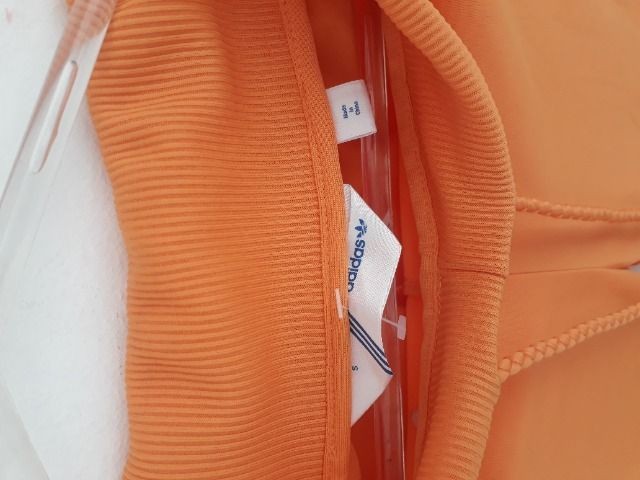 Bermuda adidas laranja para criança - Foto 3