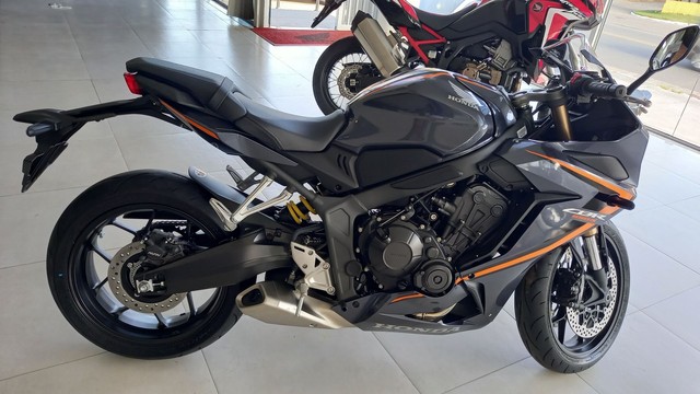 CBR 650 R OKM PRONTA ENTREGA.