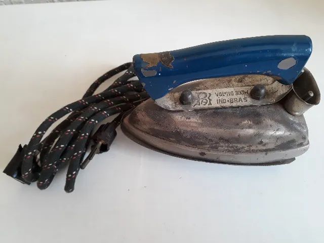 Ferro de passar mini antigo funciona - Foto 3