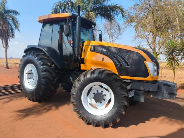 Trator Valtra Bm 125i 3° Geração Ano 2017