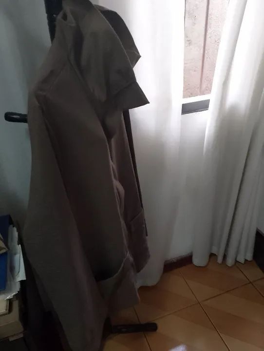 Casaco feminino bege. É MARAVILHOSO E PRATICAMENTE SEM USO  - Foto 2