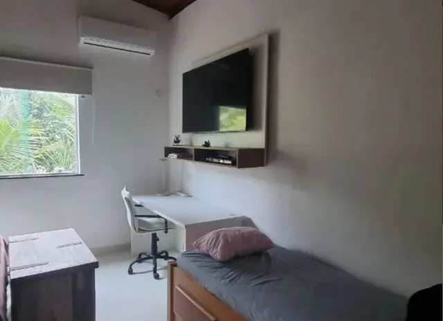 -- Casa com ótimo espaço na macaxeira