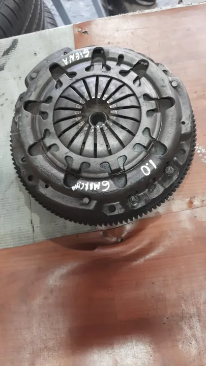 Volante do motor fiasa 1.0 / 6 manchas com plator e disco