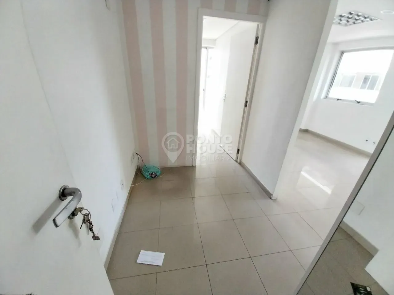 Sala Comercial para locação na Vila Mariana 100 metros do Metrô Paraiso, 34m²