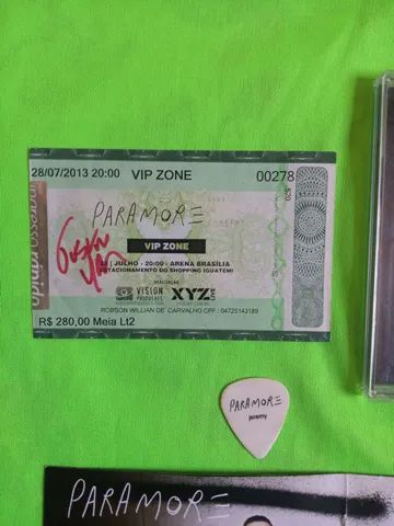 Cd Autografado Paramore - CDs, DVDs etc - Zona Industrial, Brasília  1273070831