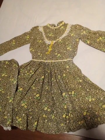 Vestido Festa Junina Florido de Flanela com bermuda e renda