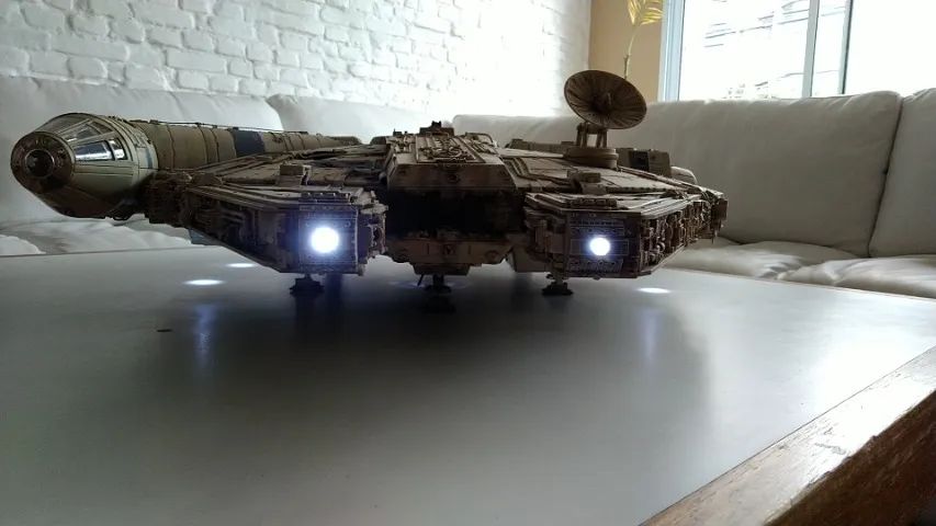 Millennium Falcon - Planeta DeAgostini - Montada e pintada - Foto 4