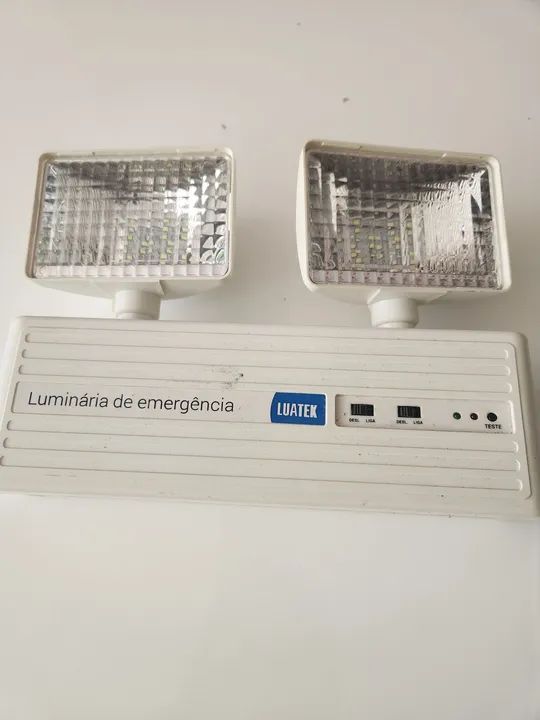 Luminária de emergência luatek