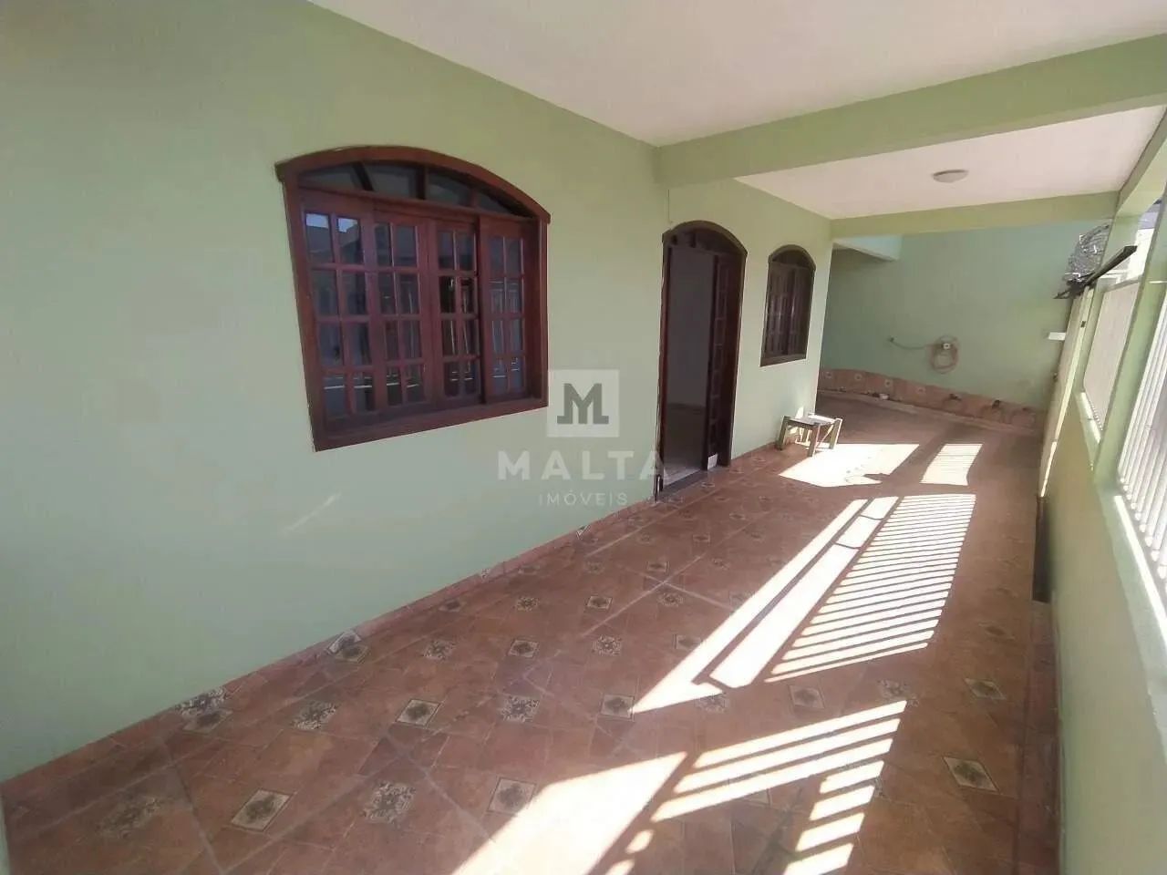 Excelente Casa a Venda com 04 Quartos e Terraço no Tirol !! - Foto 2