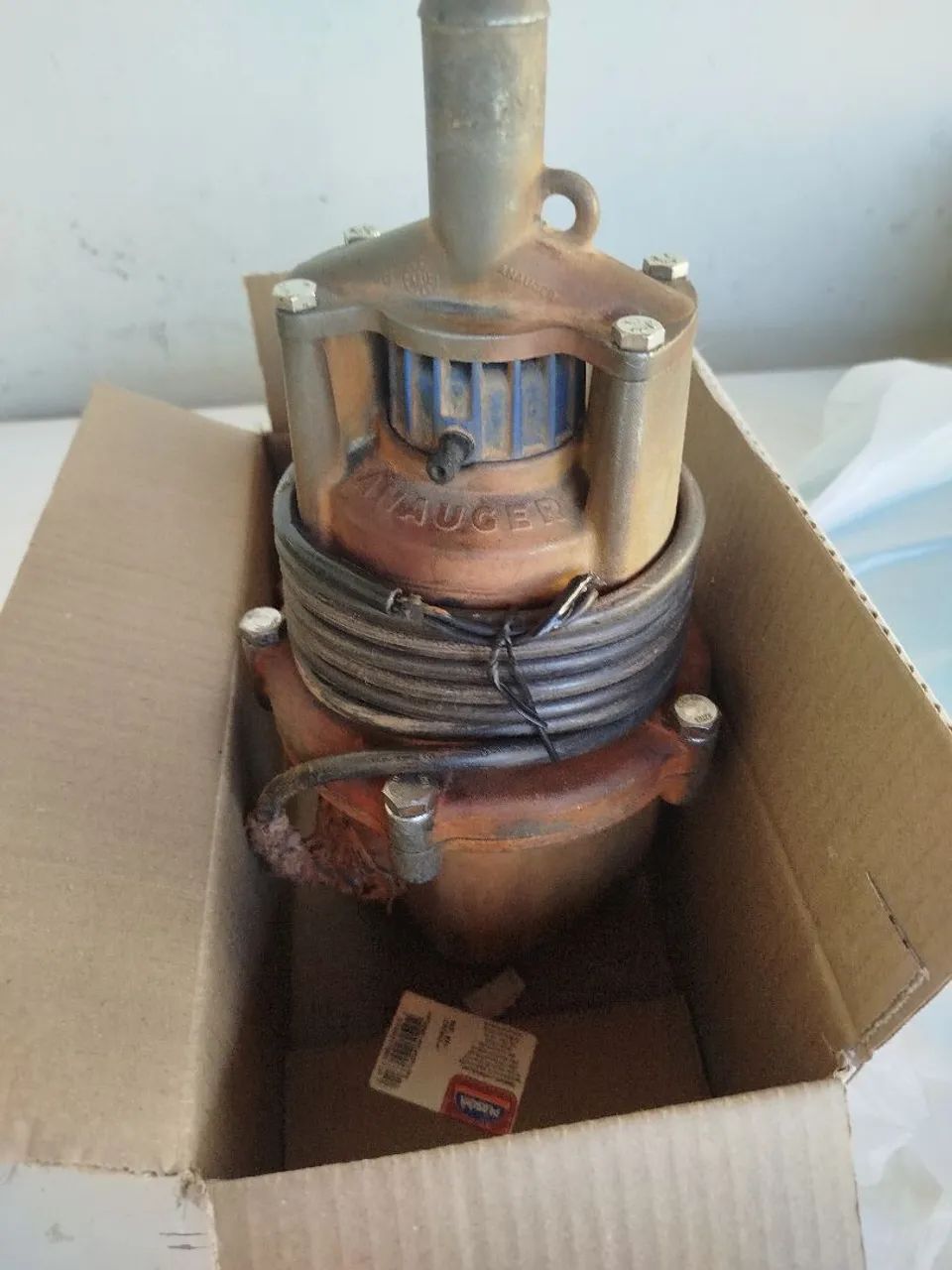 Bomba Submersível Industrial ANAUGER 900 - Usada- Em curto.