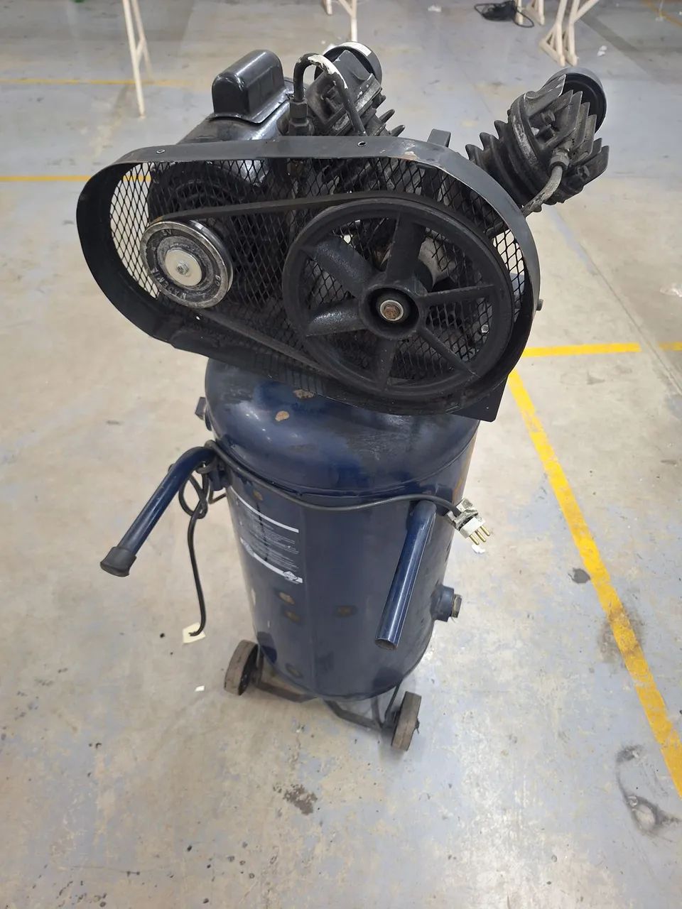 Compressor de Ar notus Profissional 10 pés _ reservatório 200l - Foto 2