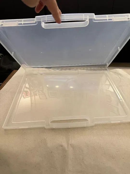 Pasta plástica rígida transparente. Comporta folha A3. - Foto 3