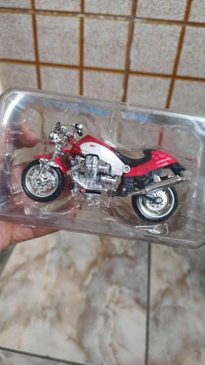 Miniatura moto Guzzi V10 Centauro - Maisto