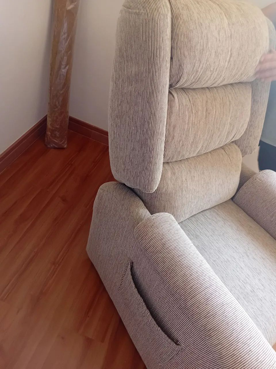 Poltrona reclinavel seminova (sem uso) - Foto 2