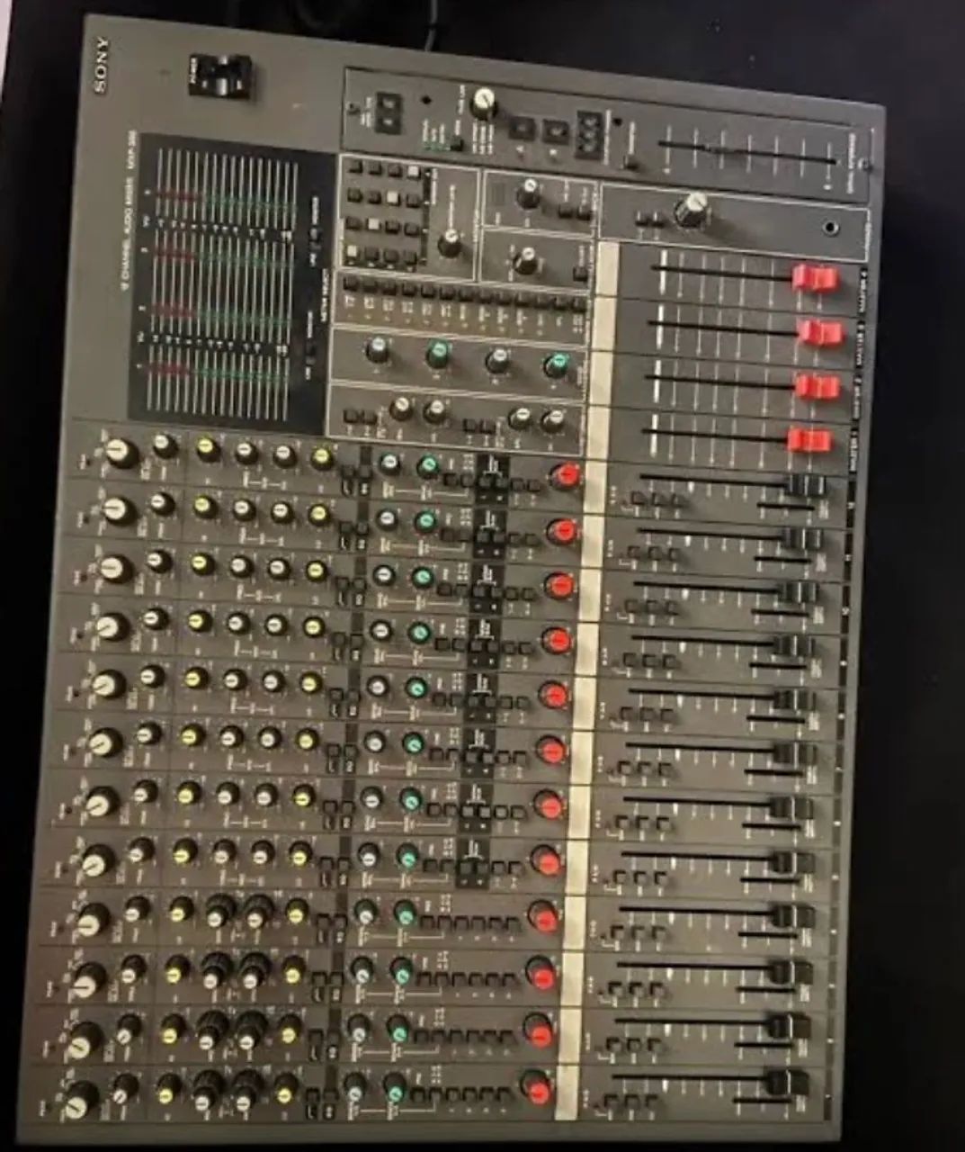 Mesa de som relíquia Sony MXP 390 com Case - Foto 3