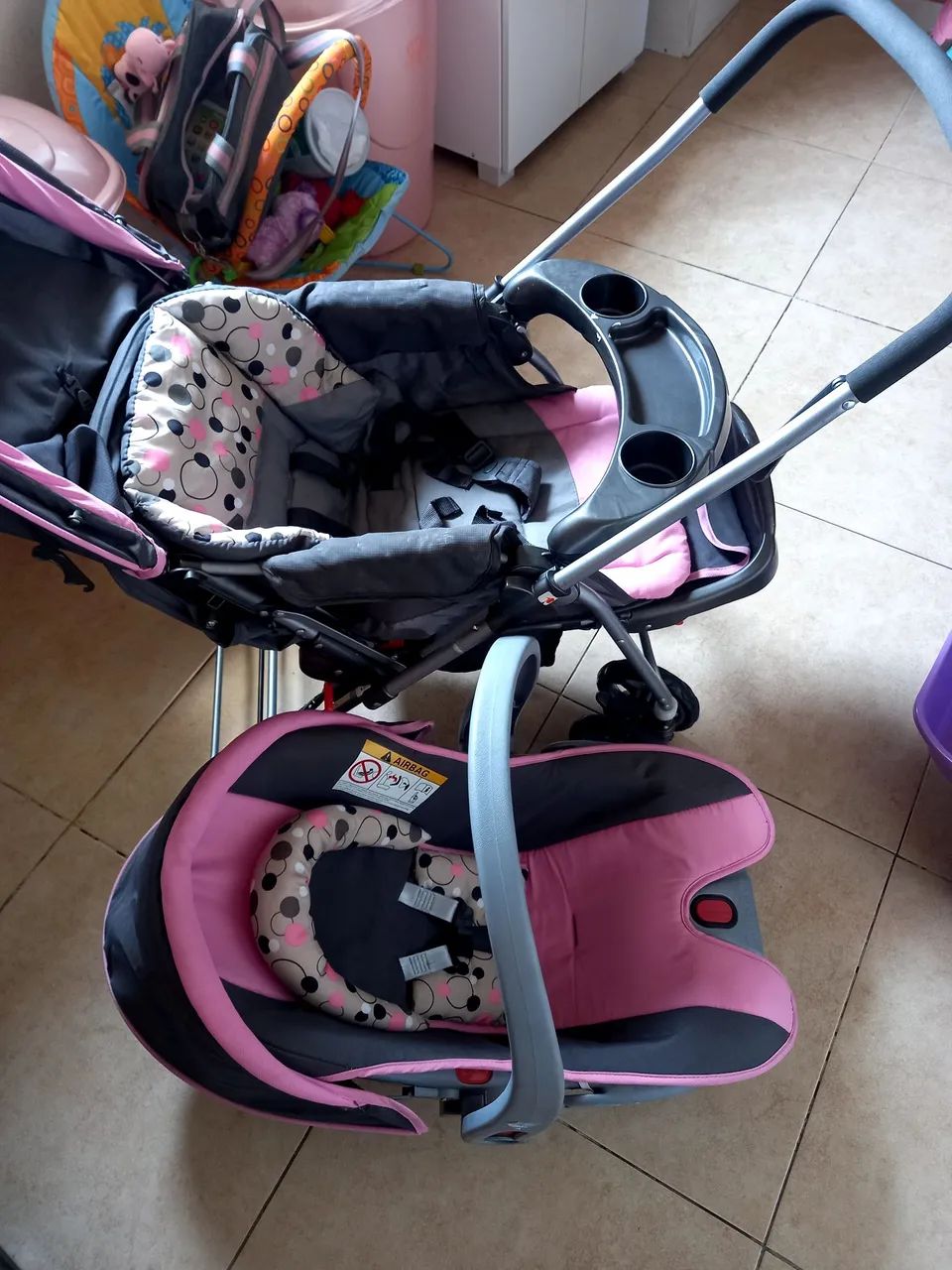 Carrinho de Bebê com Bebê Conforto - COSCO - Foto 5