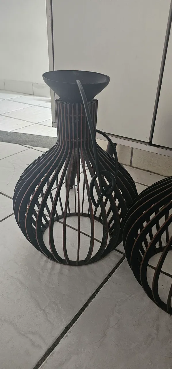Luminárias de Teto Decorativas em Madeira
