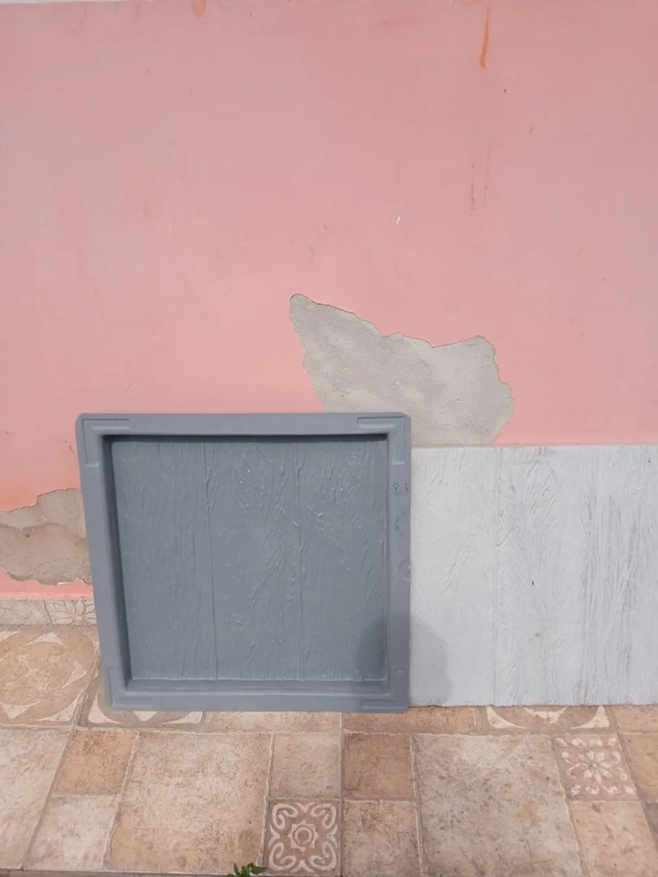 Vendo formas para fabricação de piso e revestimentos, novas sem uso.