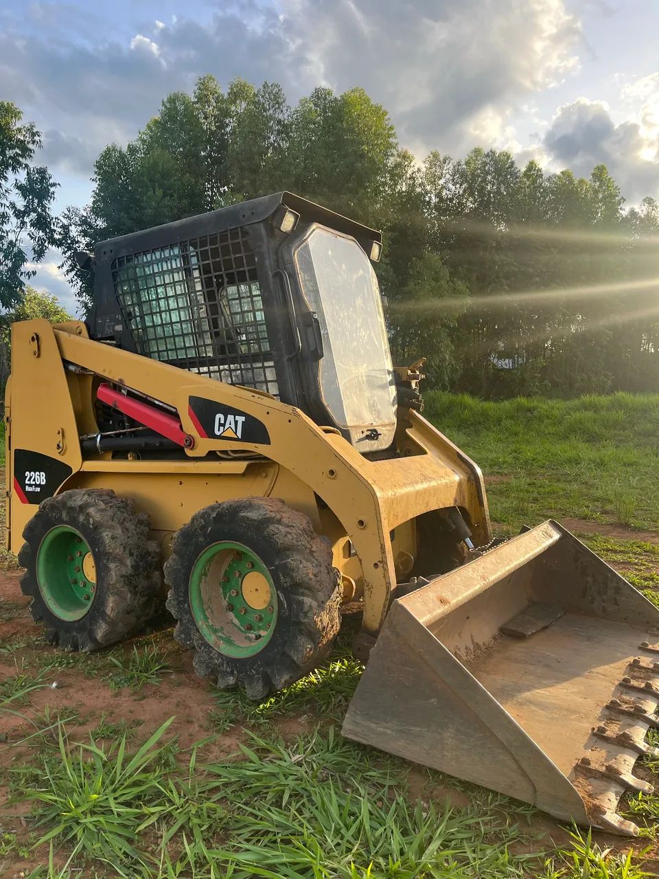 Mini carregadeira Bob cat 