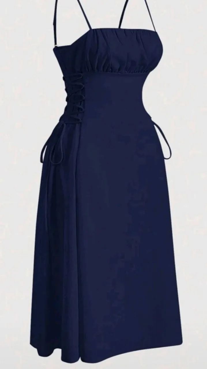Vestido azul marinho com alças finas