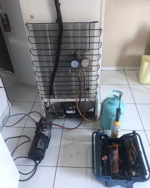 Manutenção de geladeiras