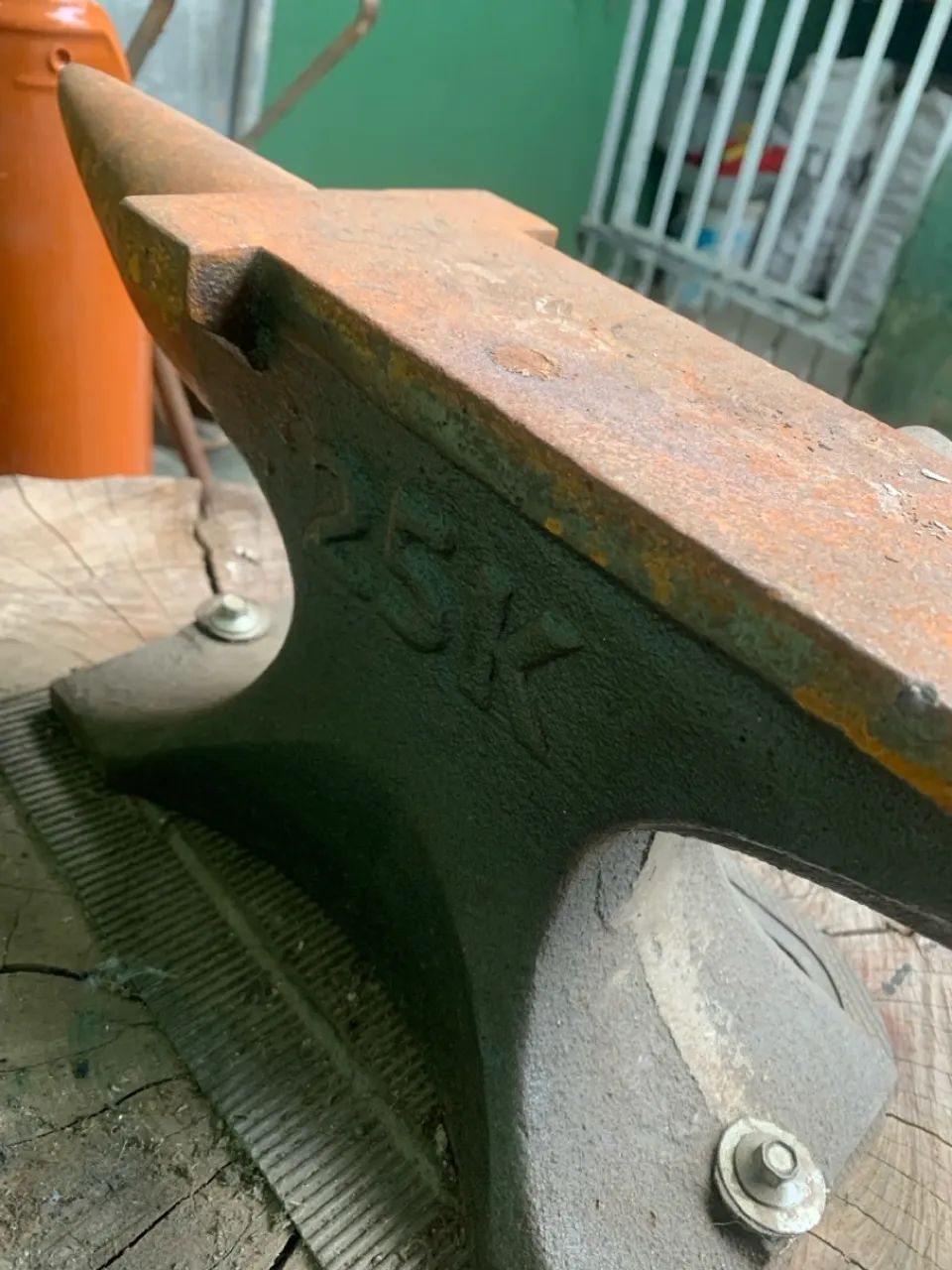 Bigorna Cubo - Ferramenta de Ferro Resistente - Foto 3