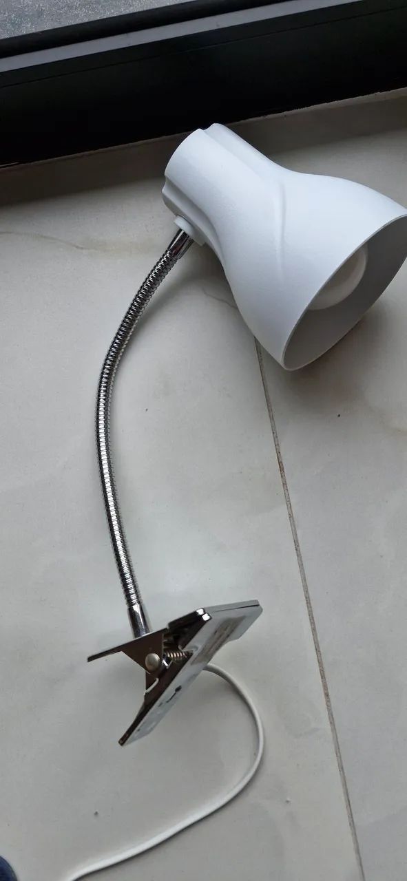 Abajur de Clip Articulável - Iluminação Prática e Direcionada - Foto 3