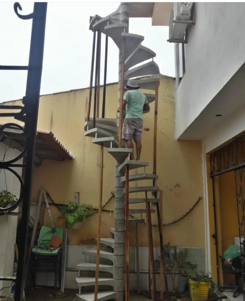 Escada caracol de concreto  - Foto 2